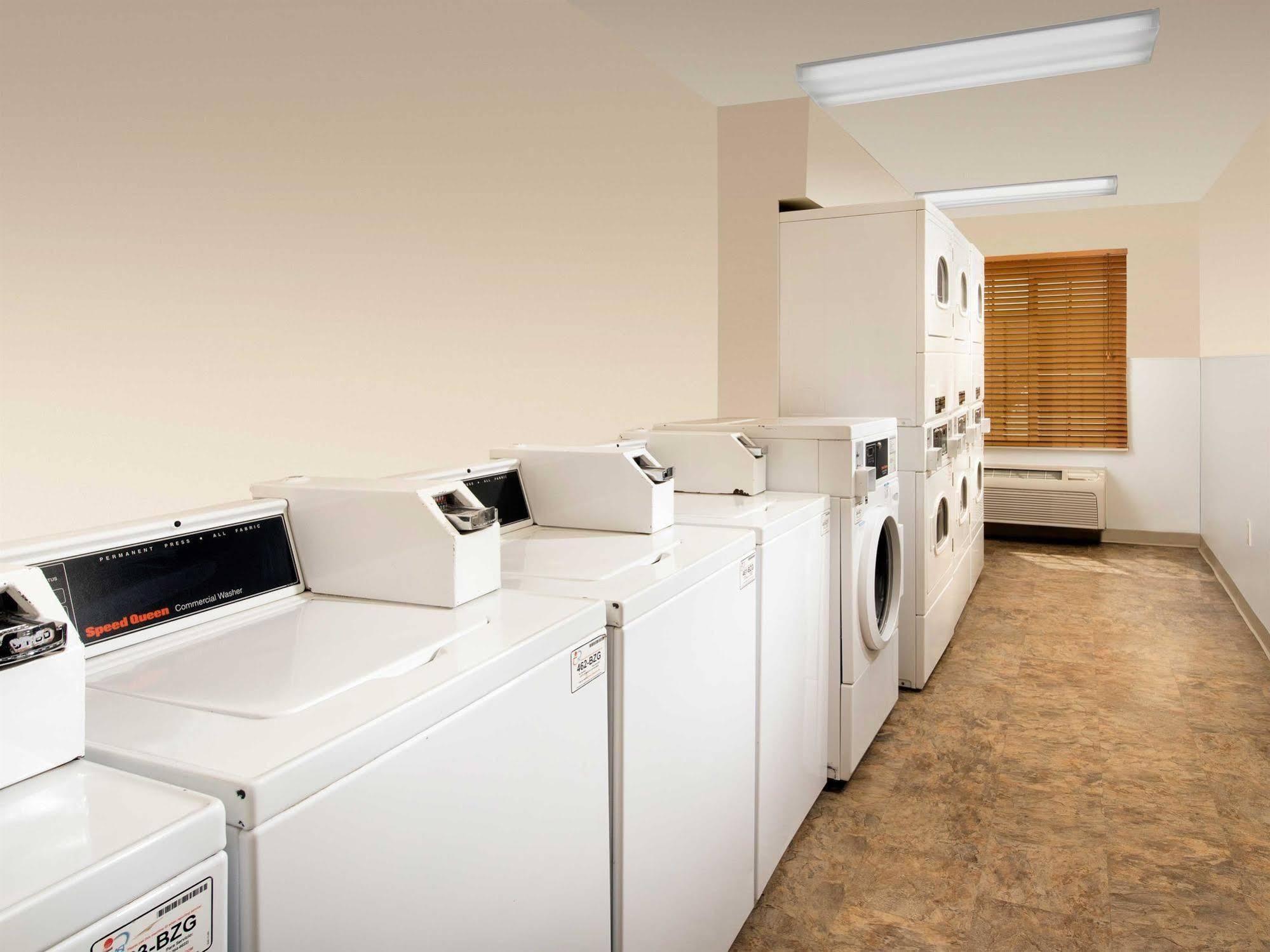 Woodspring Suites Midland Zewnętrze zdjęcie