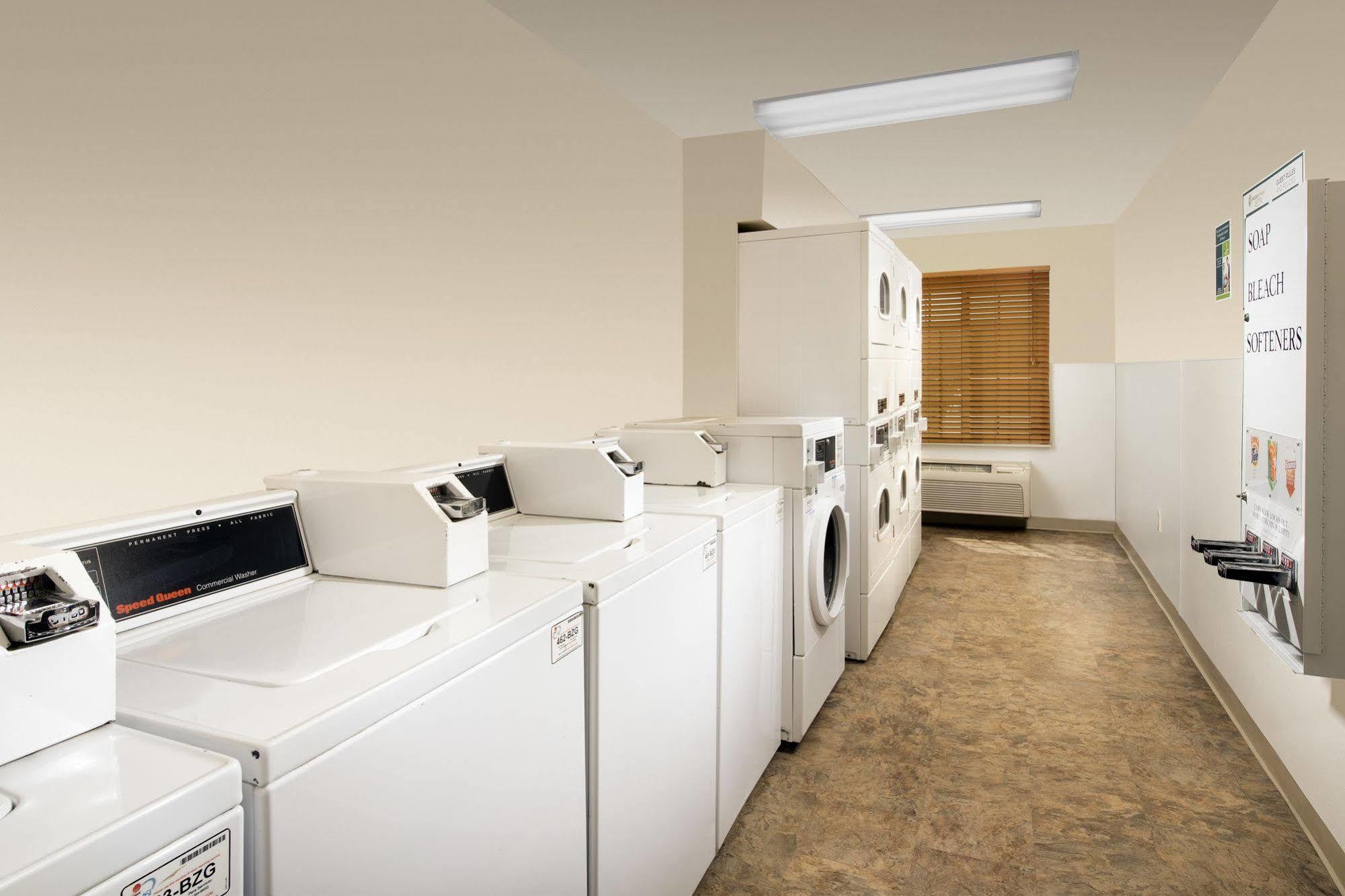 Woodspring Suites Midland Zewnętrze zdjęcie